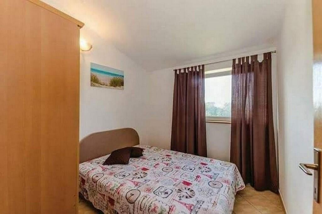 Appartamenti per famiglie con bambini Ljubac, Zara - Zadar - 24394
