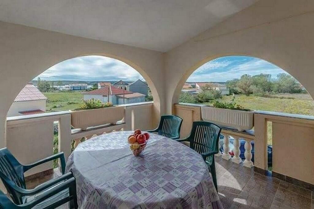 Appartamenti per famiglie con bambini Ljubac, Zara - Zadar - 24394