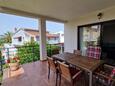 Medulin, Terasa v ubytování typu apartment, domácí mazlíčci povoleni a WiFi.