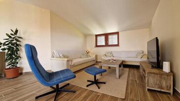 Medulin, Woonkamer in accommodatietype apartment, airconditioning beschikbaar, huisdieren toegestaan en WiFi.