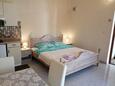 Medulin, Dormitor în unitate de cazare tip studio-apartment, aer condiționat disponibil, animale de companie sunt acceptate şi WiFi.