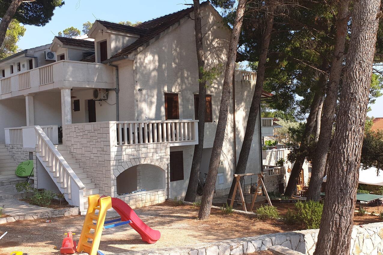 Apartmány a pokoje s parkovištěm  Jagodna, Hvar - 24399