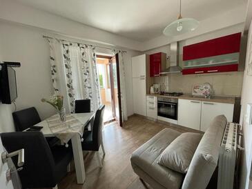 Family-friendly apartments with swimming pool Povljana, Pag - 244