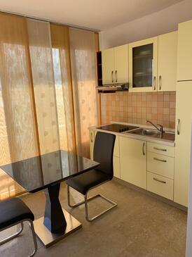 Appartamenti con piscina per famiglie Pogliana - Povljana, Pago - Pag - 244