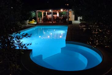 Apartmaji z bazenom za družine z otroci Povljana, Pag - 244 Adriatic.hr