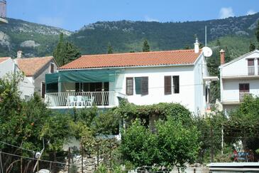 Apartment with terrace Komiža, Central Dalmatia