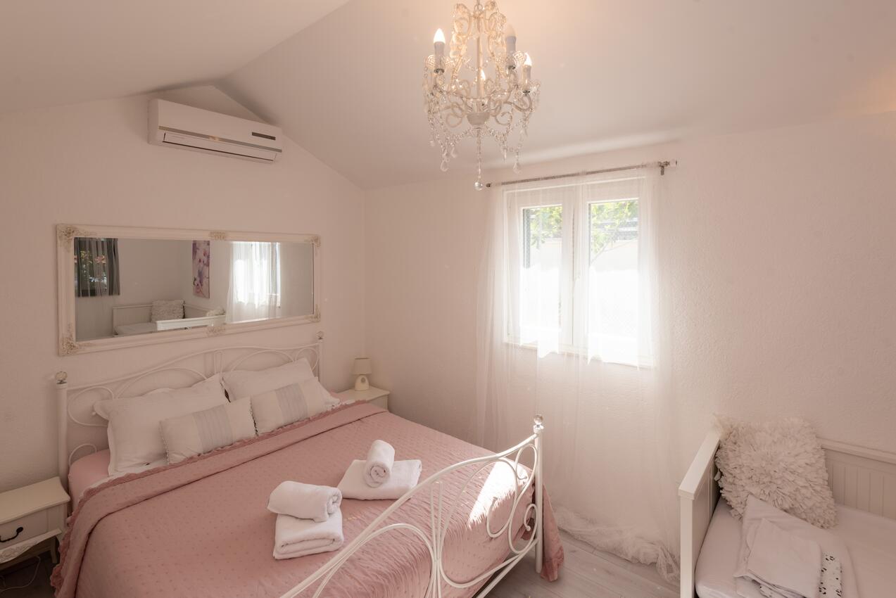 Family friendly house with a swimming pool Solaris, Šibenik - 24400