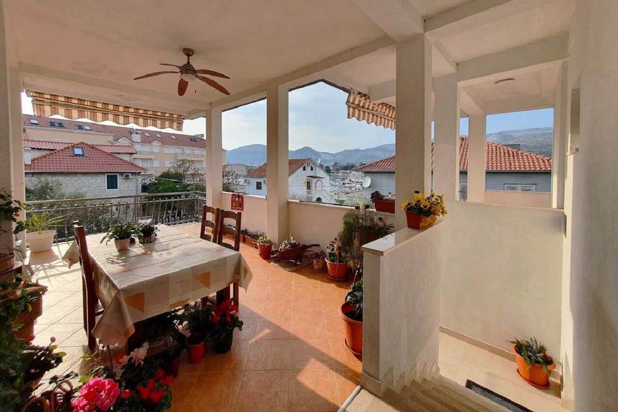 Apartamente lângă mare Trogir - 24405