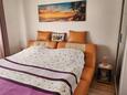 Kaštel Stari, Ložnice 2 v ubytování typu apartment, domácí mazlíčci povoleni a WiFi.