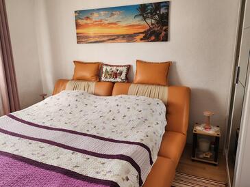 Apartmanok parkolóhellyel Kastel Stari, Kastela - 24406