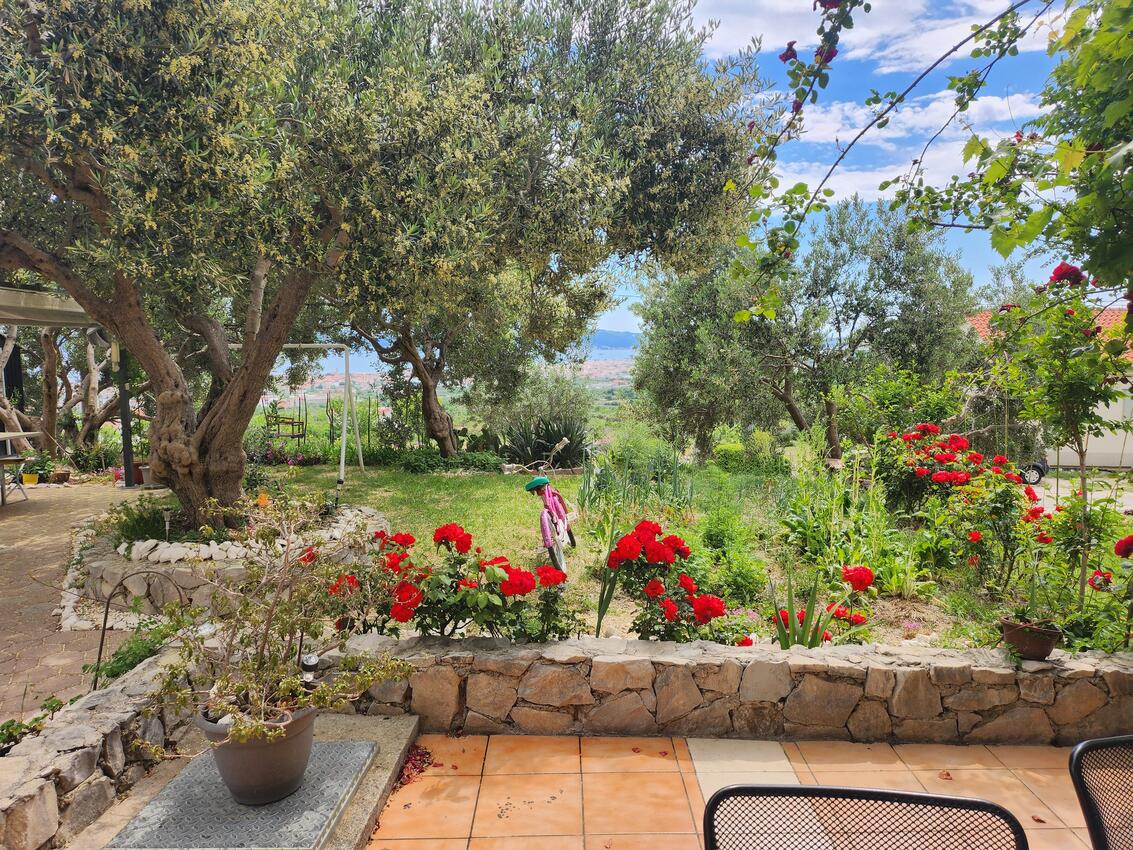 Ferienwohnungen mit Parkplatz Kastel Stari, Kastela - 24406