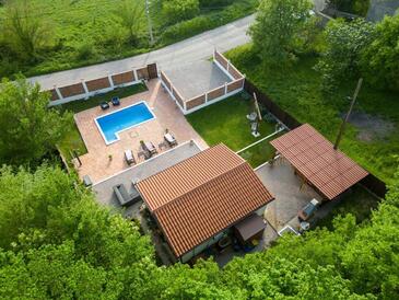 Šmrika, Kraljevica, Obiekt 24407 - Willa ze żwirową plażą.