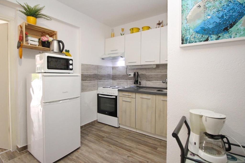 Ferienwohnungen mit Parkplatz Baska, Krk - 24408