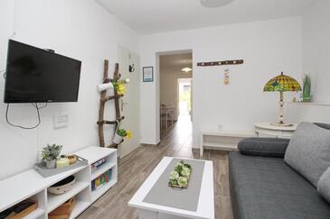 Baška, Camera di soggiorno nell'alloggi del tipo apartment, condizionatore disponibile, animali domestici ammessi e WiFi.