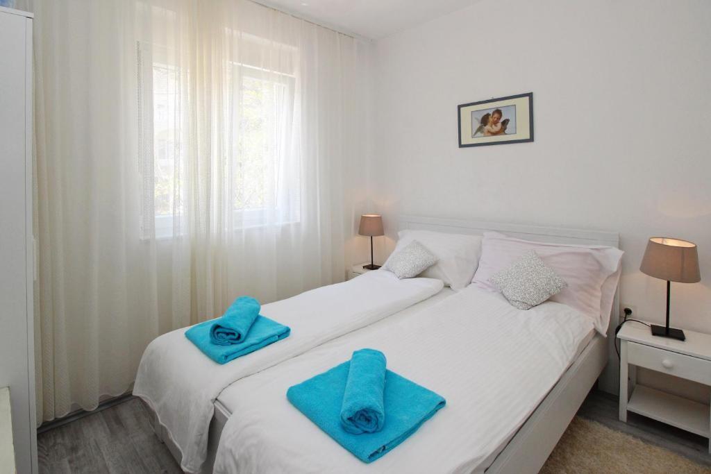 Appartamenti con parcheggio Baska, Veglia - Krk - 24409