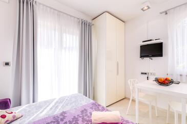 Baška, Jedáleň v ubytovacej jednotke studio-apartment, WiFi.
