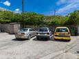 Brela, Makarska, Парковка 24416 - Апартаменты и комнаты вблизи моря с галечным пляжем.