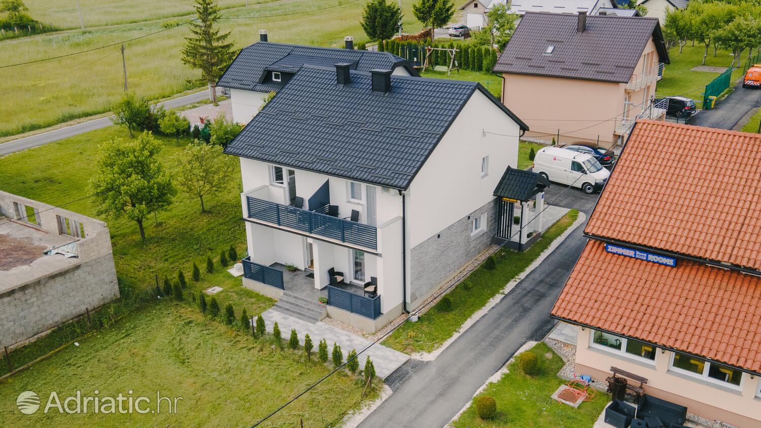 Ferienwohnungen und Zimmer mit Parklplatz Korenica, Plitvice - 24421