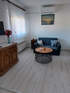 Supetarska Draga - Gonar, Obývací pokoj v ubytování typu apartment, s klimatizací, domácí mazlíčci povoleni a WiFi.