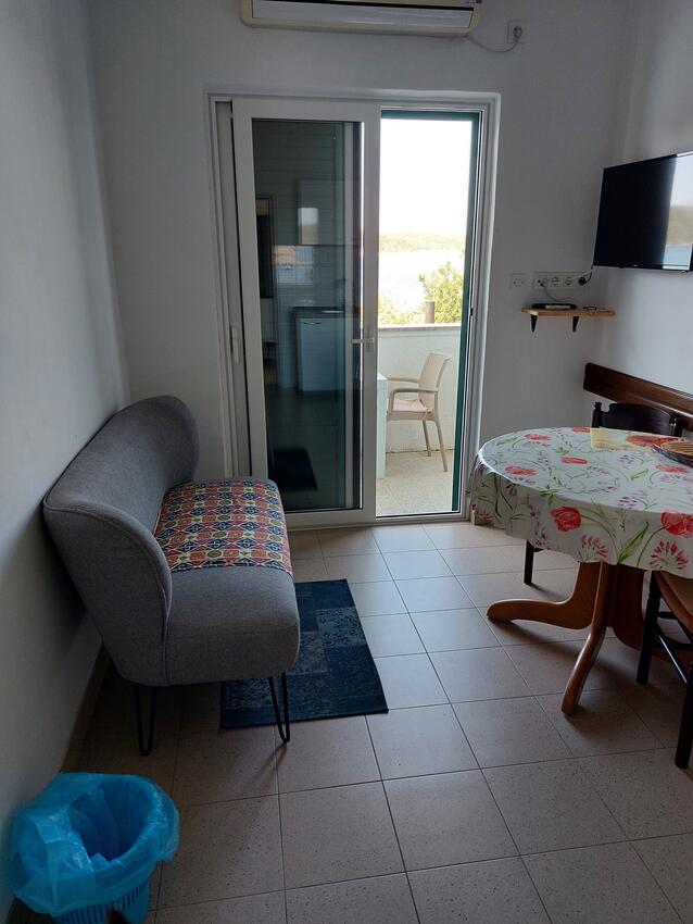 Apartments by the sea Supetarska Draga - Gonar, Rab - 24423