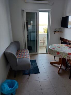 Supetarska Draga - Gonar, Pokój dzienny w zakwaterowaniu typu apartment, Dostępna klimatyzacja, zwierzęta domowe są dozwolone i WiFi.