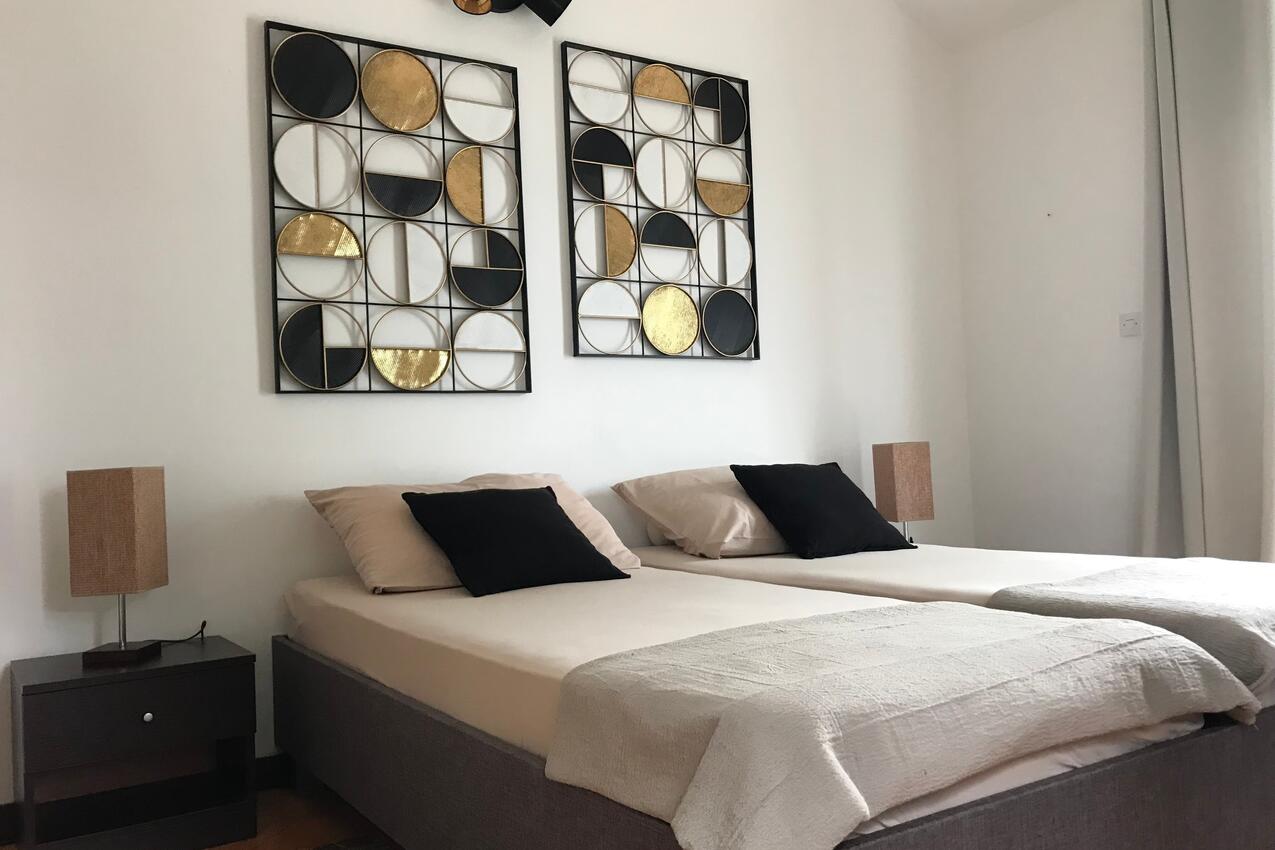 Casa con piscina accanto al mare Arbanija, Bua - Čiovo - 24430