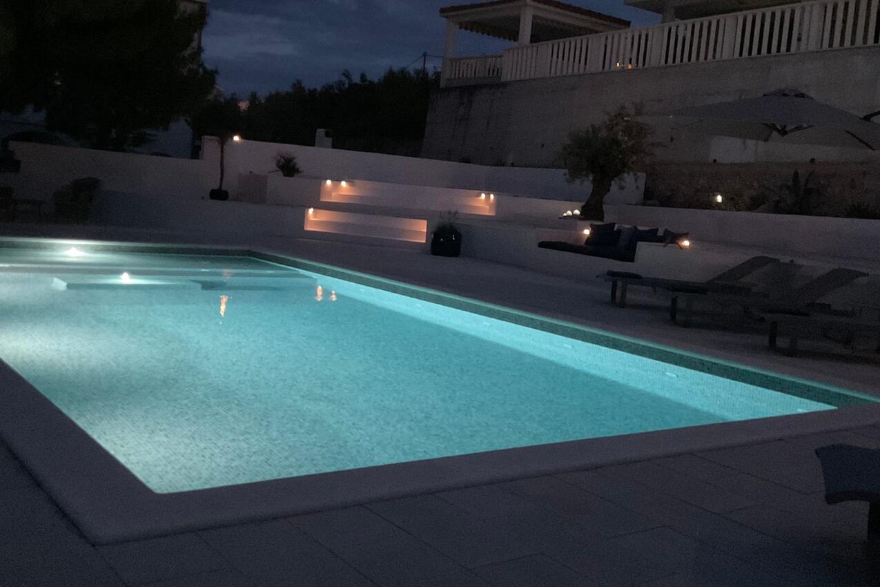 Casa con piscina accanto al mare Arbanija, Bua - Čiovo - 24430