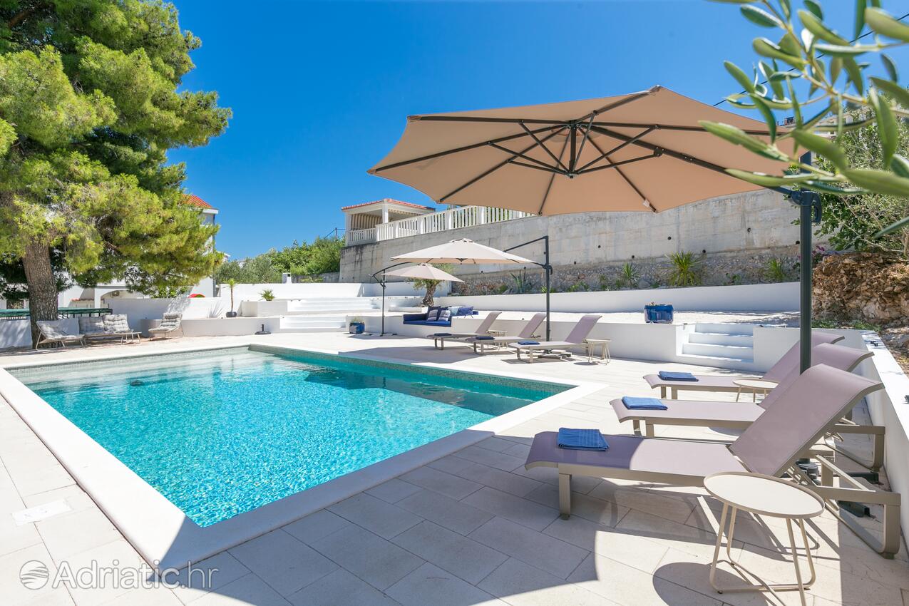 Haus am Meer mi Pool Arbanija, Ciovo - 24430