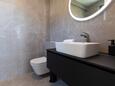 Kaštel Stari, Ванная комната 1 в размещении типа house, доступный кондиционер и WiFi.