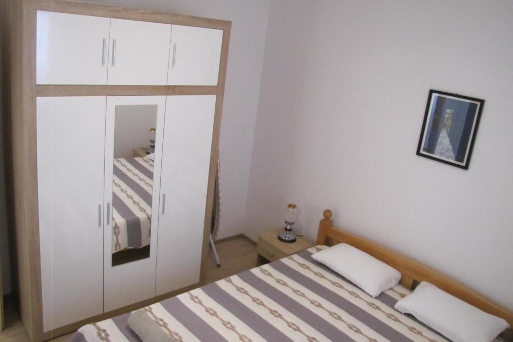 Rodinný dům s bazénem Šibenik - 24444