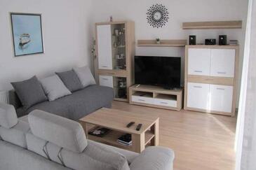 Rodinný dům s bazénem Šibenik - 24444