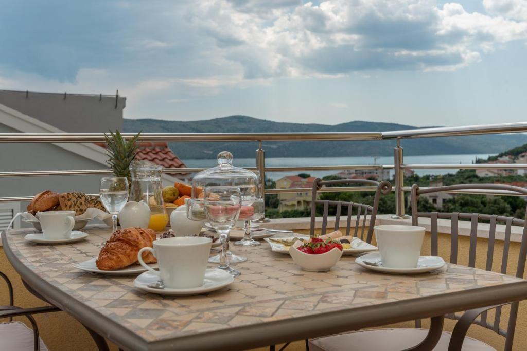 Appartamenti con piscina Seget Vranjica, Traù - Trogir - 24447