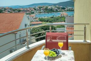 2-Zimmer-Ferienwohnung Seget Vranjica, Trogir (A-24447-b)