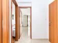 Seget Vranjica, Коридор в размещении типа apartment, WiFi.