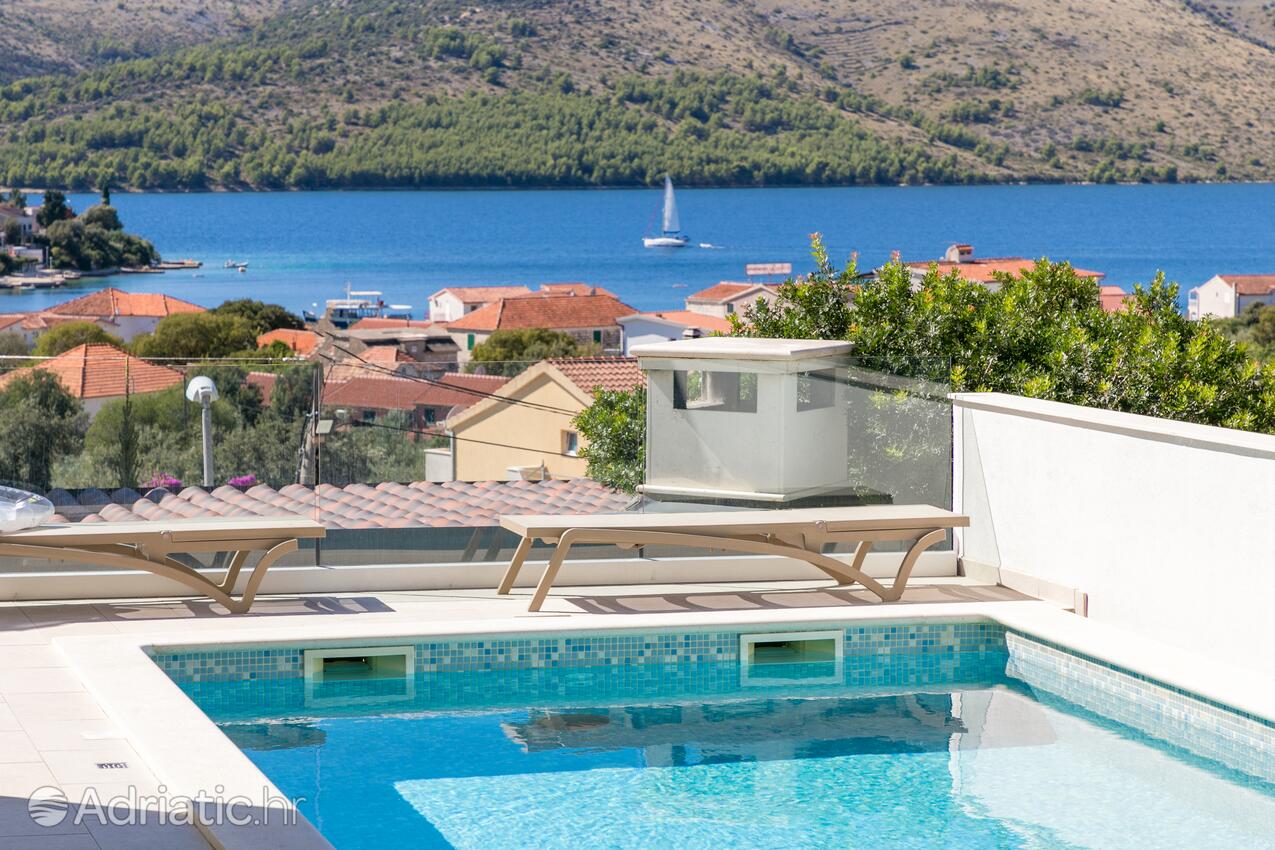 Apartments with swimming pool Seget Vranjica, Trogir - 24447