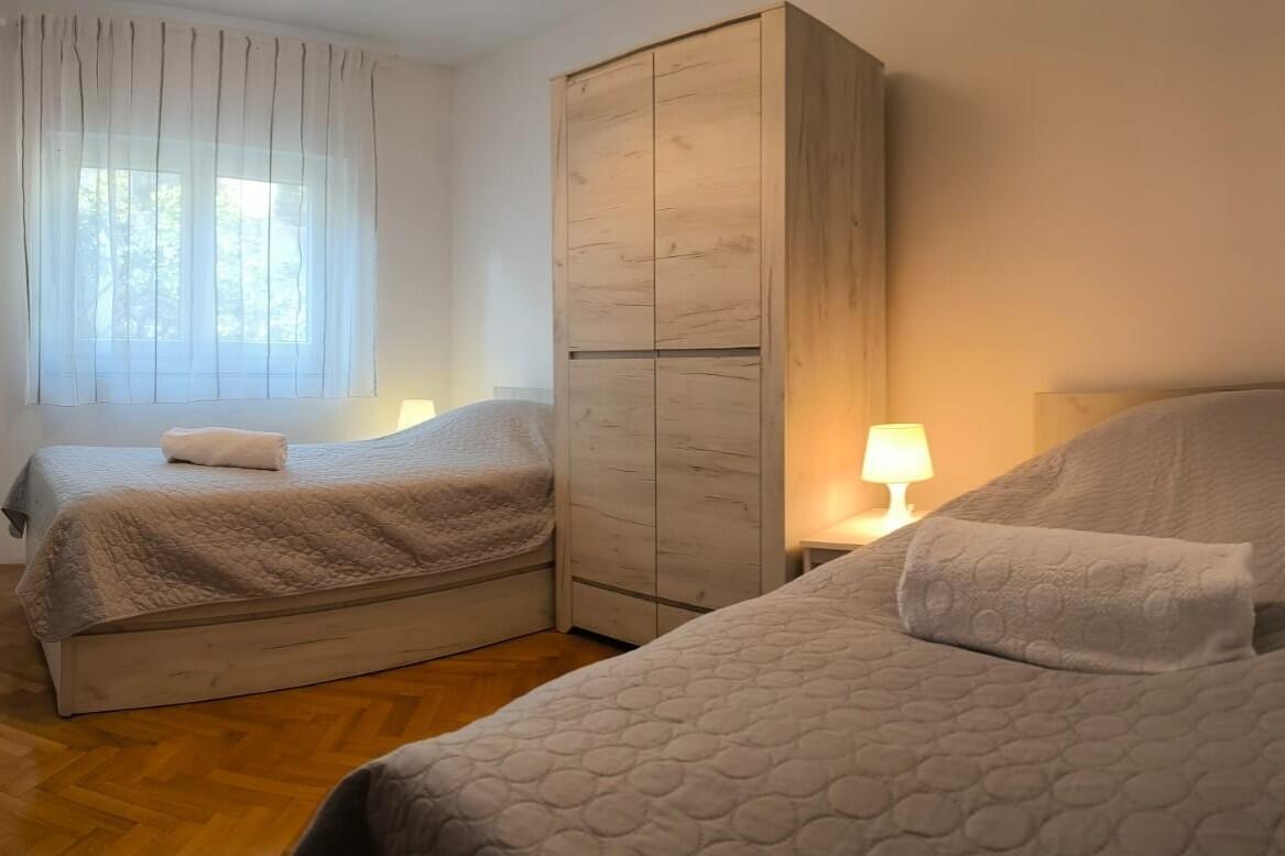 Appartamenti accanto al mare Stomorska, Solta - 24449