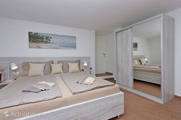 Apartments with parking space Selce, Crikvenica - 24450