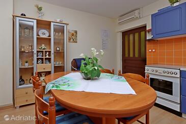 Apartments with parking space Selce, Crikvenica - 24450