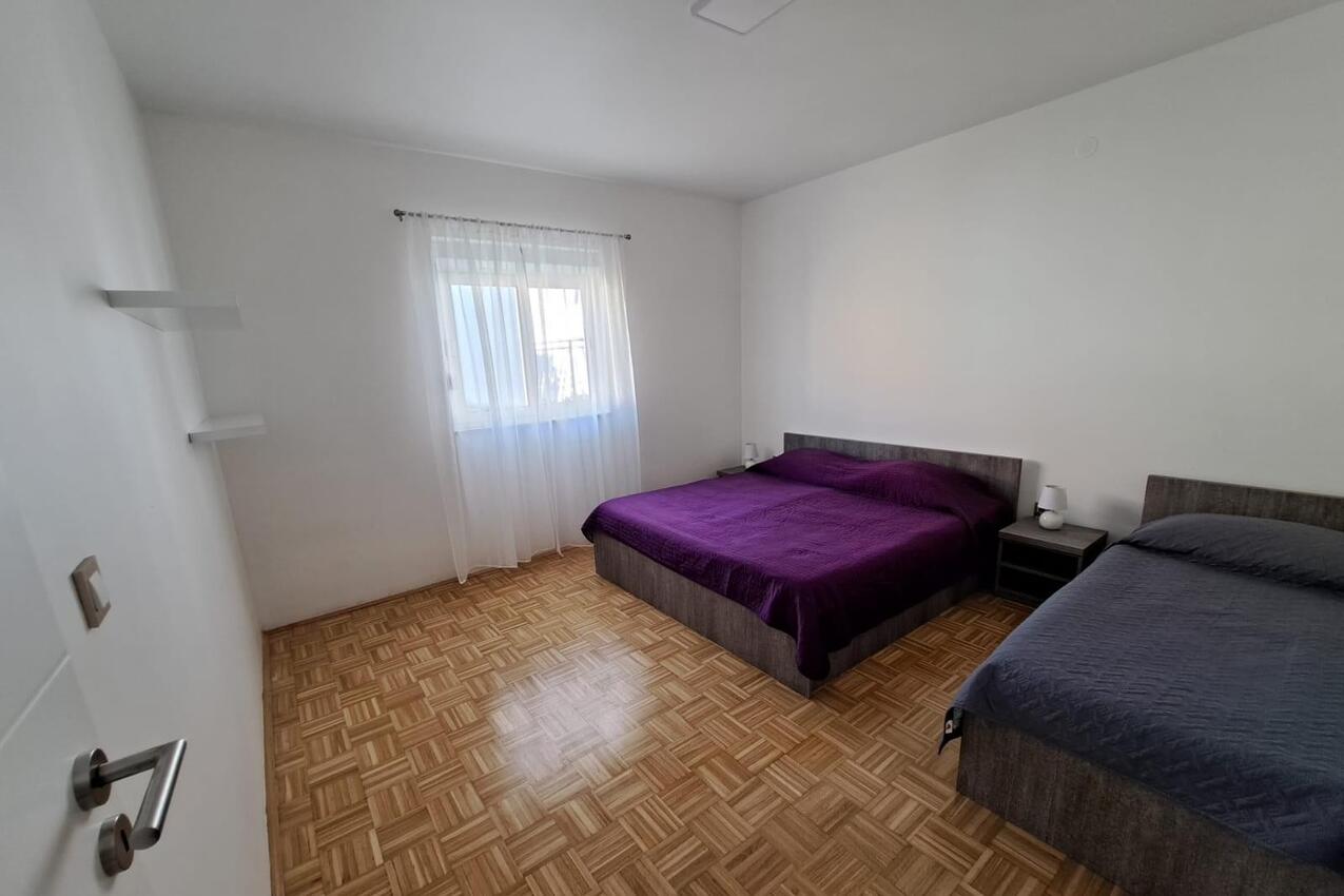 Ferienwohnungen mit Parkplatz Bibinje, Zadar - 24451