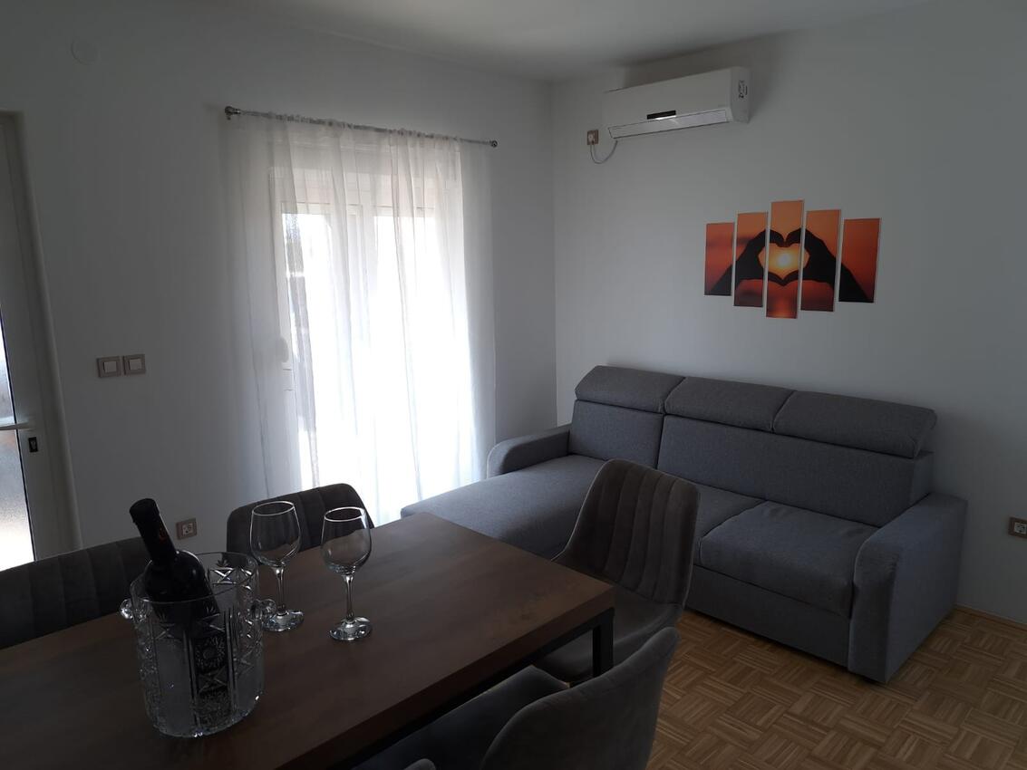Ferienwohnungen mit Parkplatz Bibinje, Zadar - 24451