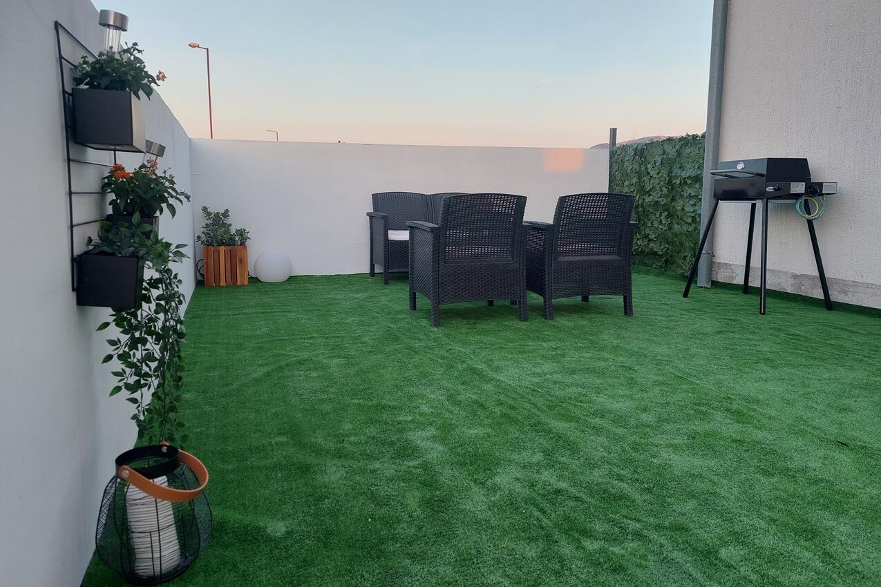 Apartmanok parkolóhellyel Vrpolje, Sibenik - 24474