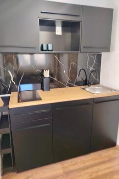 Apartmani s bazenom pogodni za obitelji s djecom Hvar - 24484