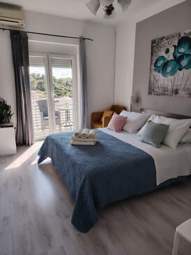 Leiligheter med basseng som passer for familier med barn Hvar - 24484