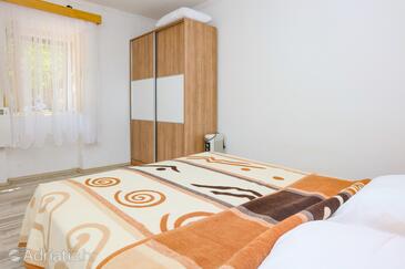 Ferienwohnungen mit Parkplatz Konjevrate, Krka - 24487