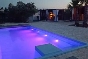 Apartamente cu piscină potrivite pentru familiile cu copii Pirovac, Sibenik - 24497