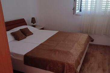 Апартаменти з паркуванням Супетар - Supetar (Брач - Brač) - 24499