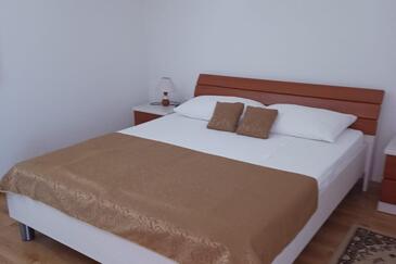 Appartements avec parking Supetar, Brac - 24499