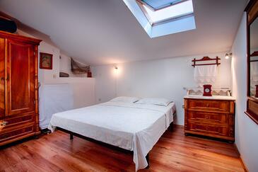 Apartmanok a tenger mellett Komiza, Vis - 2450