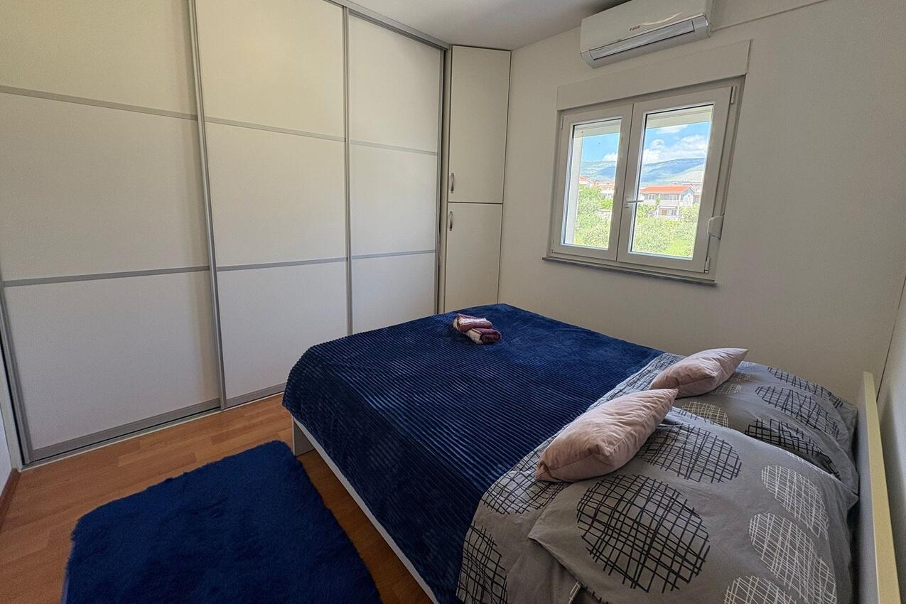 Ferienwohnungen mit Parkplatz Kastel Stafilic, Kastela - 24501