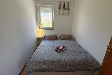 Appartamenti con parcheggio Kastel Stafilic, Castelli - Kaštela - 24501